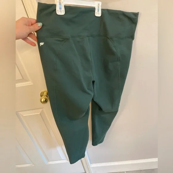 Fabletics powerhold dark green capri leggings 17” waist fits like an XL - Picture 2 of 5